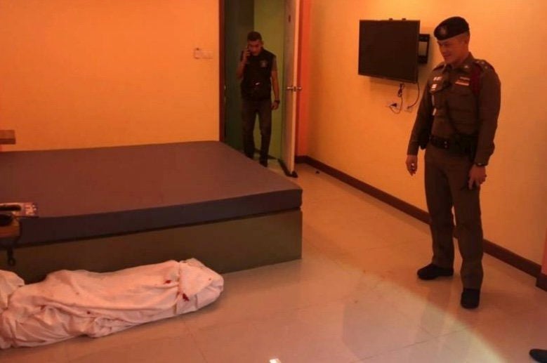 Horrifying Moment Hotel Staff Finds Bloody 'Corpse' Beside The Bed, But Po - World Of Buzz 4