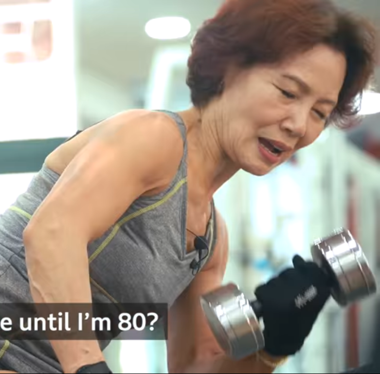 Inspiring 75yo Grandma Takes Up Weight-Lifting, Wins 2nd Place in Bodybuilding Competition - WORLD OF BUZZ