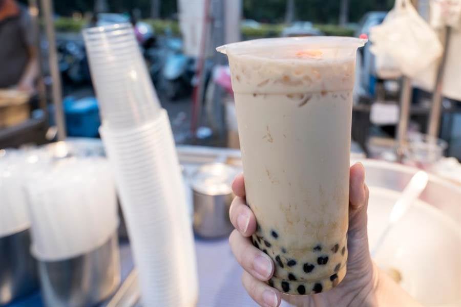 Malaysian Girl Quits Bubble Tea For 4 Months, Saves Enough Money To Buy Overseas Flight Tickets - World Of Buzz 1