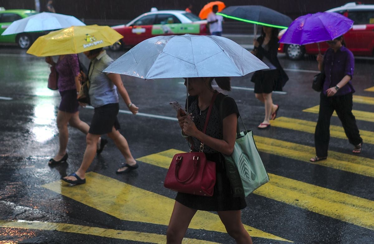 MET Malaysia: Thunderstorms All Over Klang Valley & Other States Expected to Last Until 7pm Today - WORLD OF BUZZ