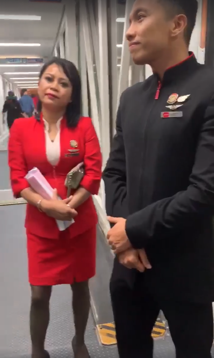 Miss Malaysia International Runner Up Throws A Fit At AirAsia Staff Who Were Just Trying To Do Their Jobs - WORLD OF BUZZ 3