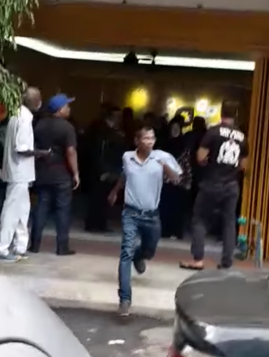 Muslim Gamblers Scrambled To Save Themselves From 4D Outlet After Being Raided By The Local Religious Council - World Of Buzz 1