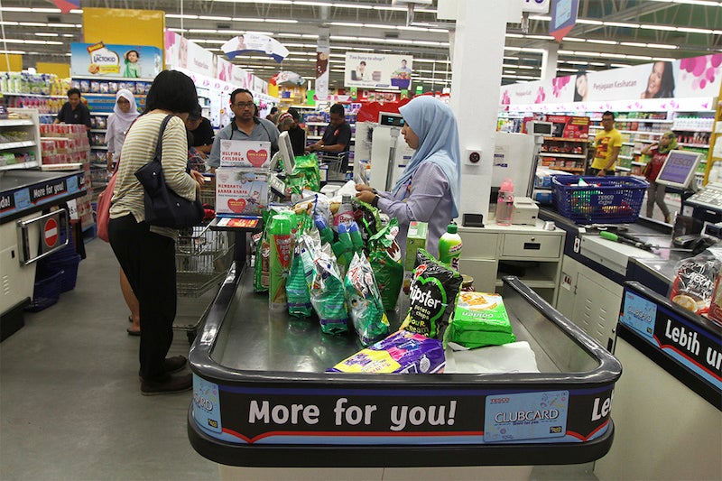 Penang To Increase Plastic Bag Price In Supermarkets to RM1 To Stop Single Use Plastics From 2021 - WORLD OF BUZZ 2