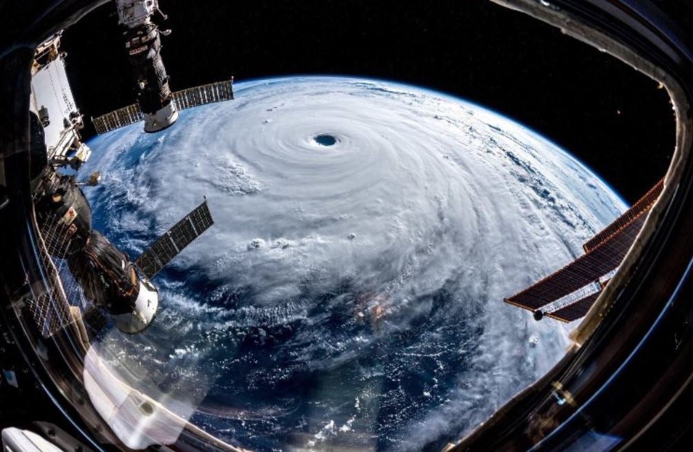 Super Typhoon Expected To Hit Japan, Turns The Country's Skies Into Deep Shade Of Purple - WORLD OF BUZZ 3
