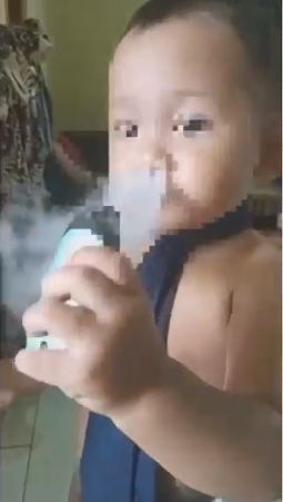 Video Of Toddler Vaping Goes Viral, Questions The Kind Of Parenting The Child Has - WORLD OF BUZZ 1