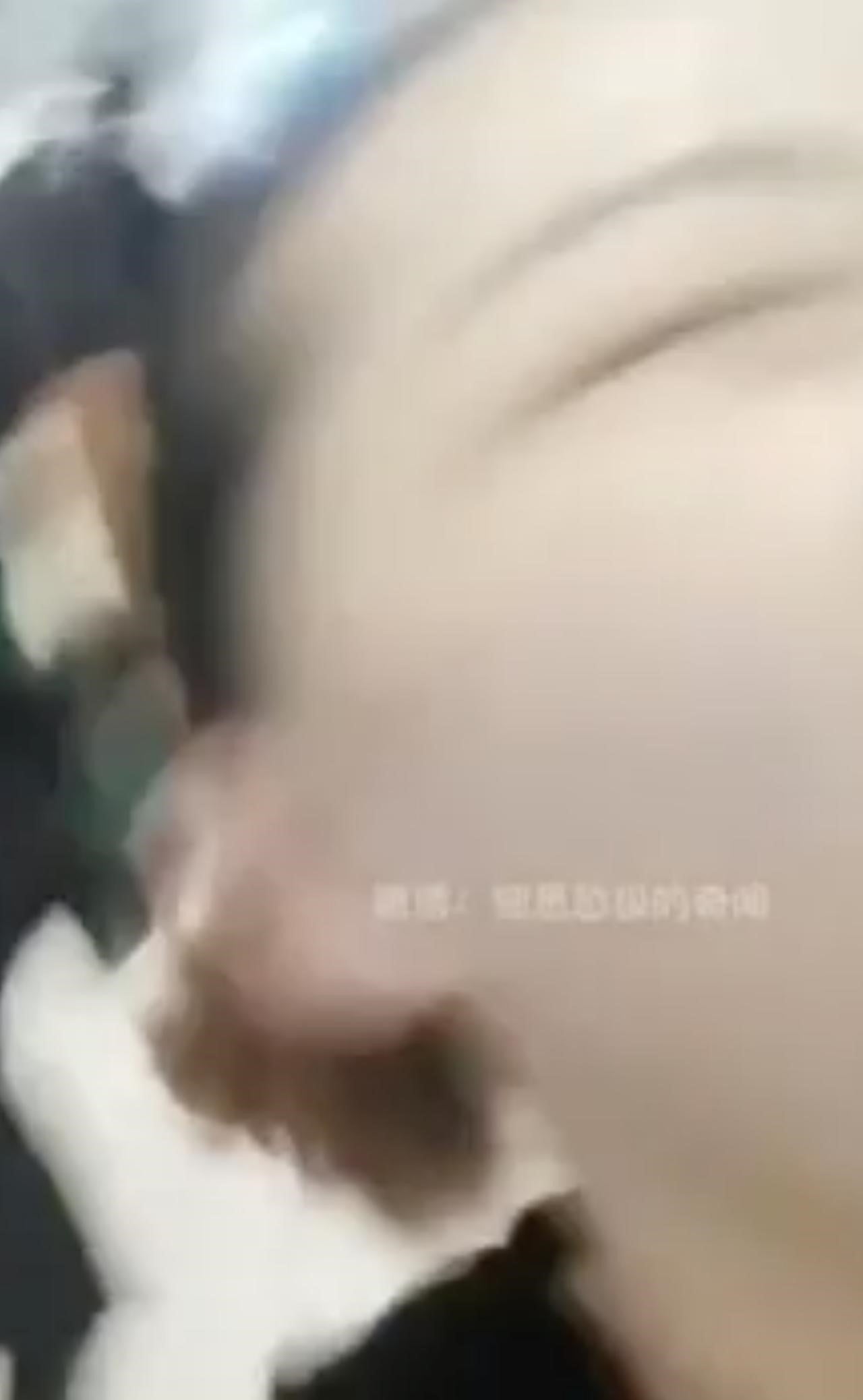 Watch: Iconic Chinese Singer, Na Ying, KICKS A Fan For Taking A Video Of Her - WORLD OF BUZZ 3