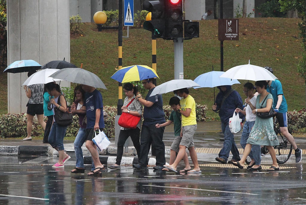 Wet Season Continues As M'sians Brace for Heavy Rain & Thunderstorms Expected This Whole Week - WORLD OF BUZZ