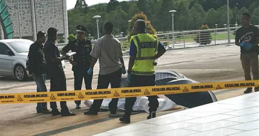 19Yo Penang Medical Student Tragically Dies After Falling 4 Floors From University Library - World Of Buzz