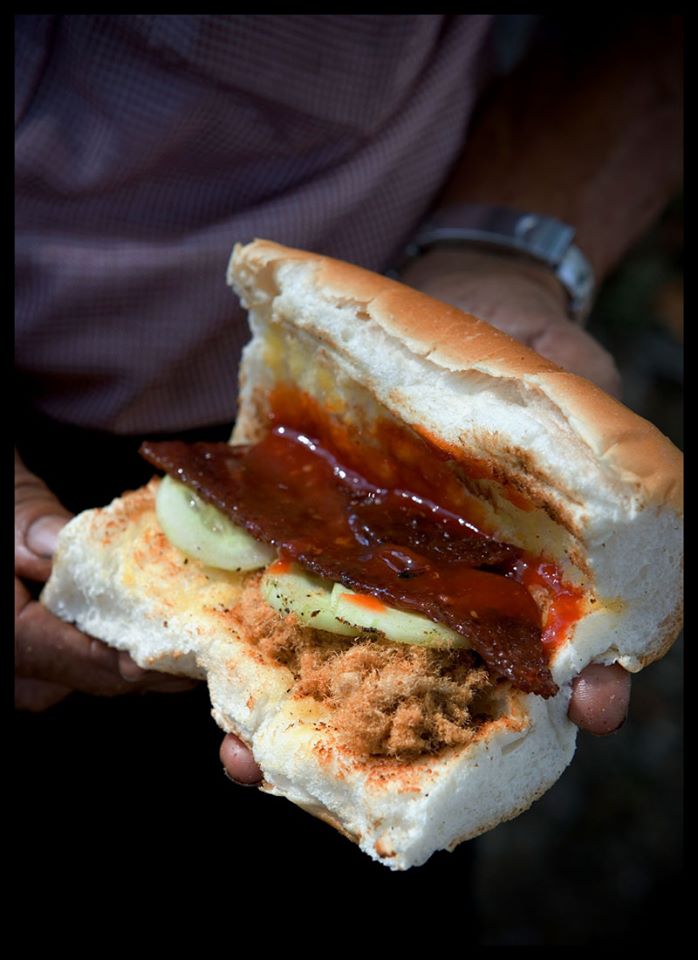 80yo M'sian Uncle Has No Family, Sells RM3 Sandwiches At Pudu So He Can Survive - WORLD OF BUZZ 4