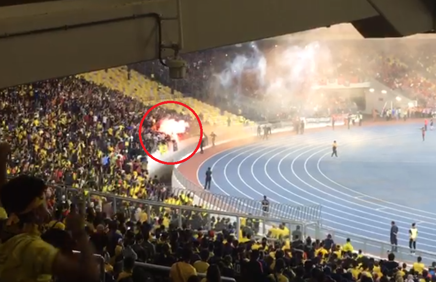 Angry Indo Football Fans Throw Lit Flares At M'sians After Harimau Malaya Scores 1St Goal - World Of Buzz