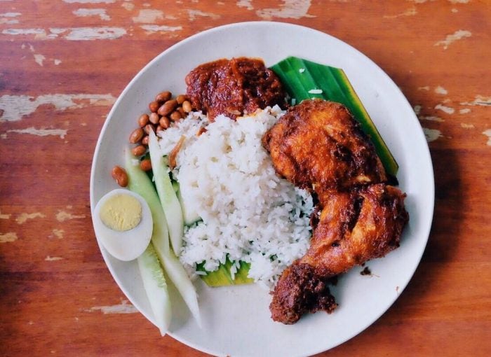 Man Casually Travels 9,600KM Because He Was Craving His Favourite Nasi Lemak Ayam - WORLD OF BUZZ 1