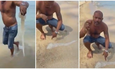 Man Manhandles Dangerous Jellyfish And Gives Tips If You Are Stung - World Of Buzz 1
