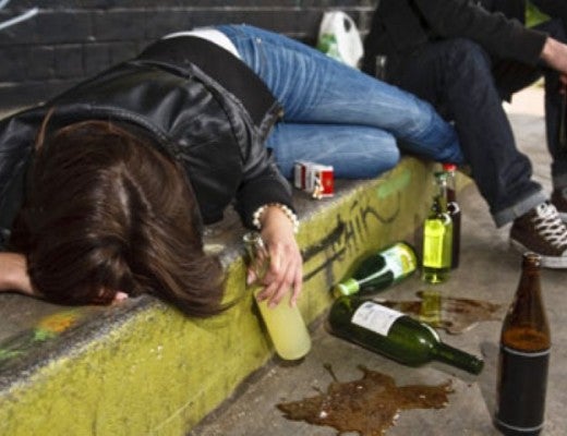 No Laws Against Drinking Alcohol in M'sian Public Spaces But Strict Action Taken If You Are a Nuisance - WORLD OF BUZZ 1