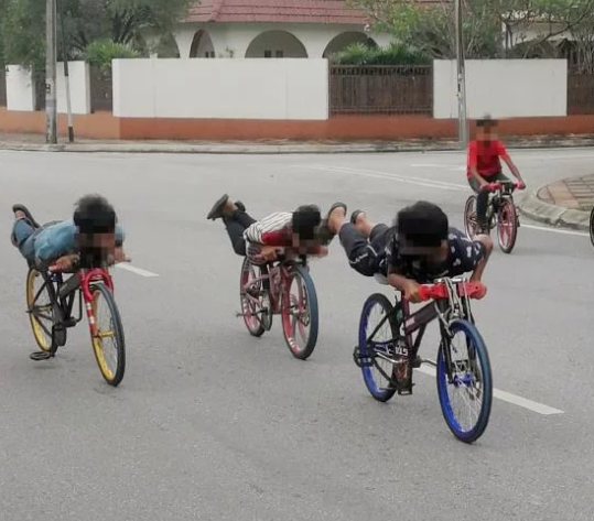 PEKIDA Kelantan Suggests To Build A Track For Rempit Kids Instead Of Punishing Them - WORLD OF BUZZ 2