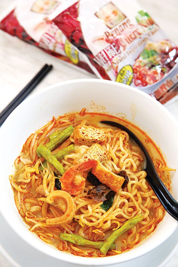 Penang White Curry Noodles Beats Out Shin Ramyun As The 2nd Tastiest Instant Noodles in The World - WORLD OF BUZZ 1
