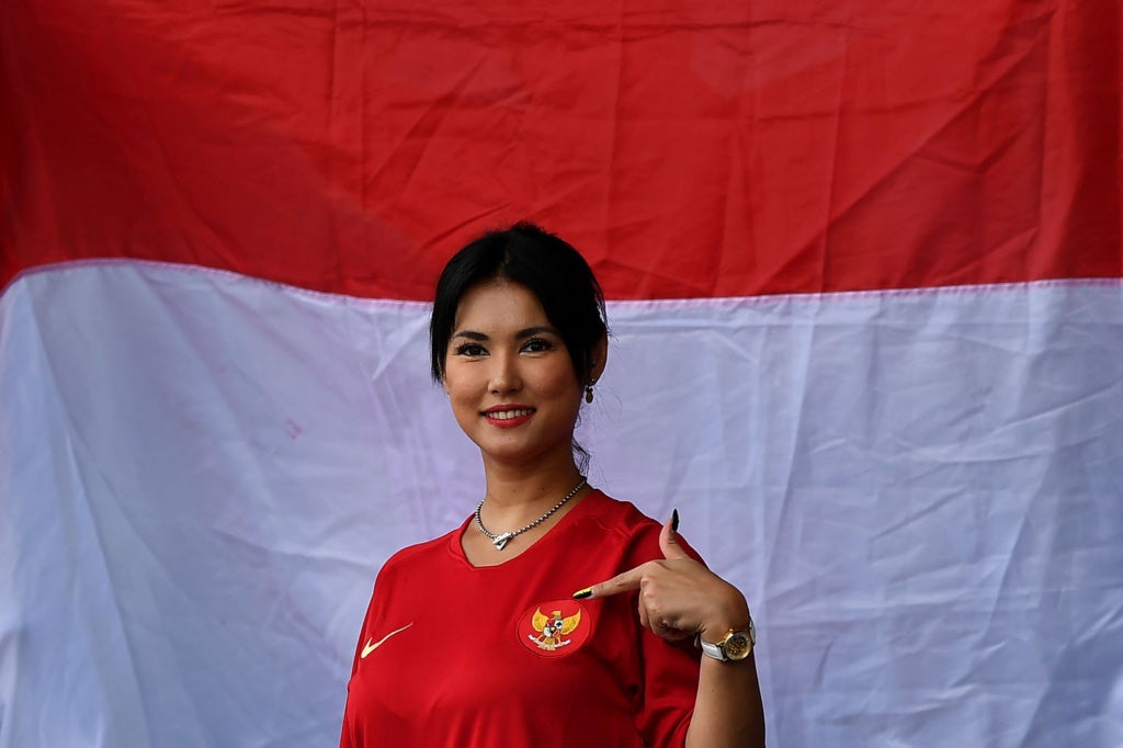 Remember Maria Ozawa? She's Now the Unofficial Mascot of Indonesian Football Team at the SEA Games! - WORLD OF BUZZ