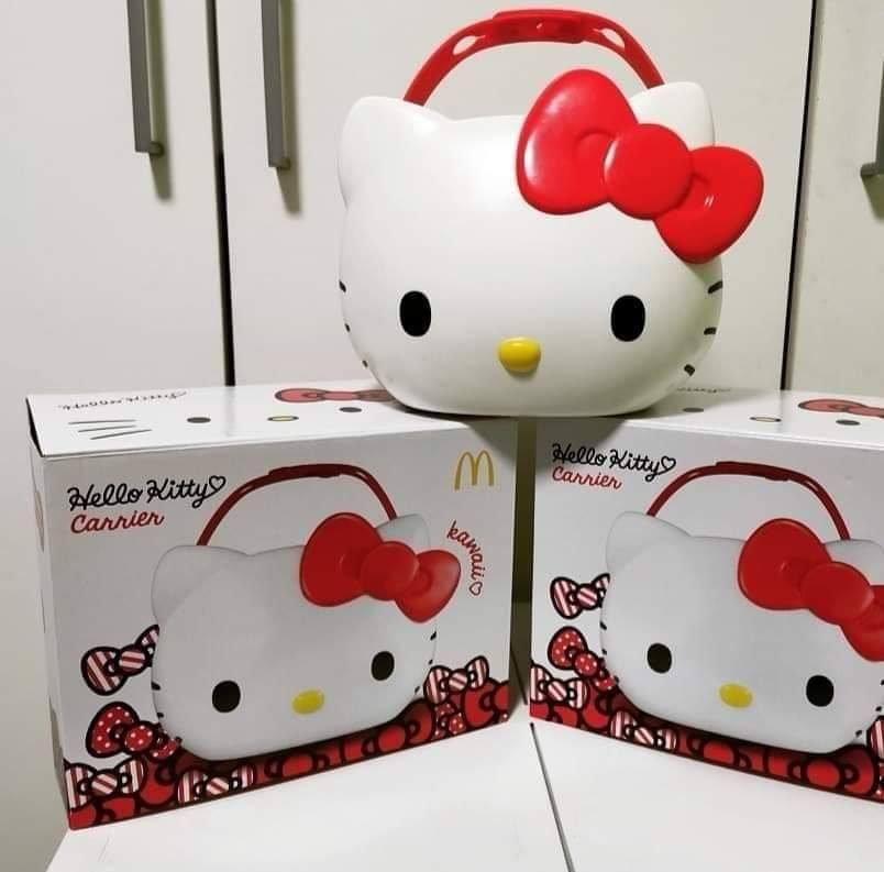 Scalpers in M'sia Are Selling the McDonald's Hello Kitty Carrier Online for Prices Up to RM3,000 - WORLD OF BUZZ 2