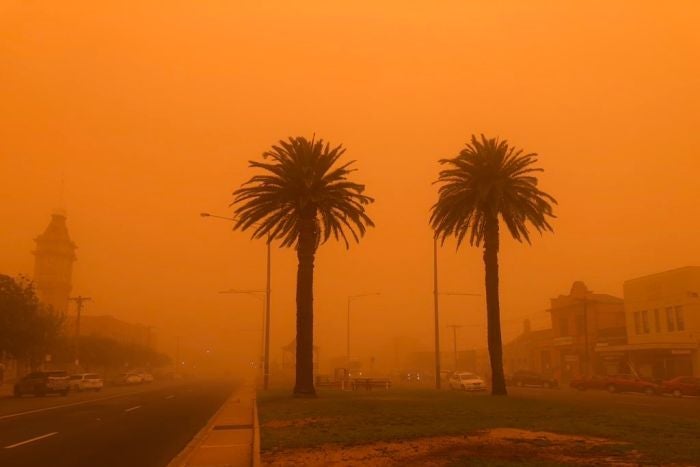 Skies In Australia Turn An Eerie Orange Due To Bushfires &Amp; Dust Storms, Code Red Declared In Areas - World Of Buzz 1