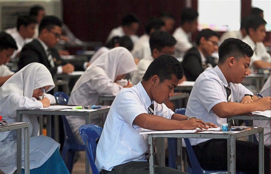 SPM Students Petition For Add Math Paper Passing Mark To Be 5%, "A+" To Be 50% - WORLD OF BUZZ 1