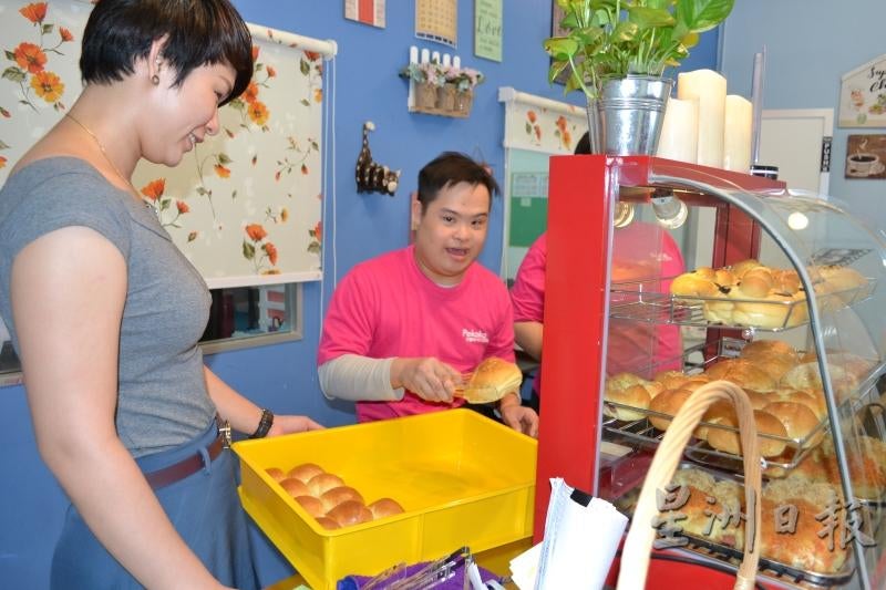This Cafe is Run By Special Needs Children Where They Bake Bread & Make Coffee Themselves! - WORLD OF BUZZ 2