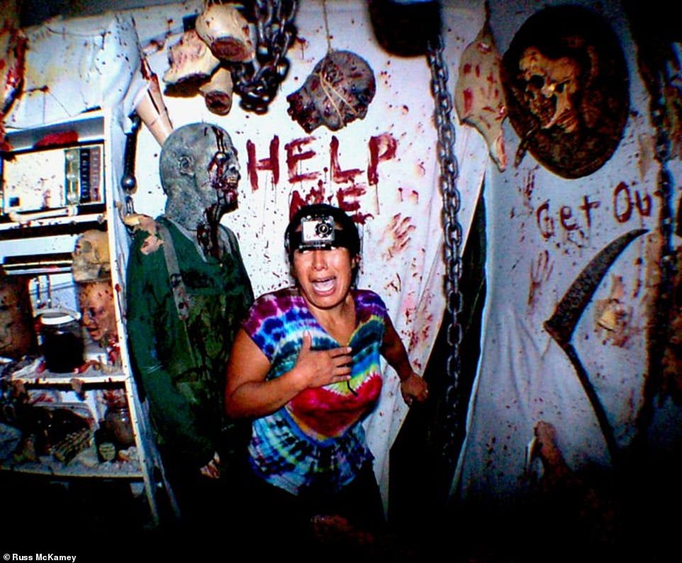 This 'Extreme' Haunted House in the US is Allegedly a Torture Chamber In Disguise - WORLD OF BUZZ 2