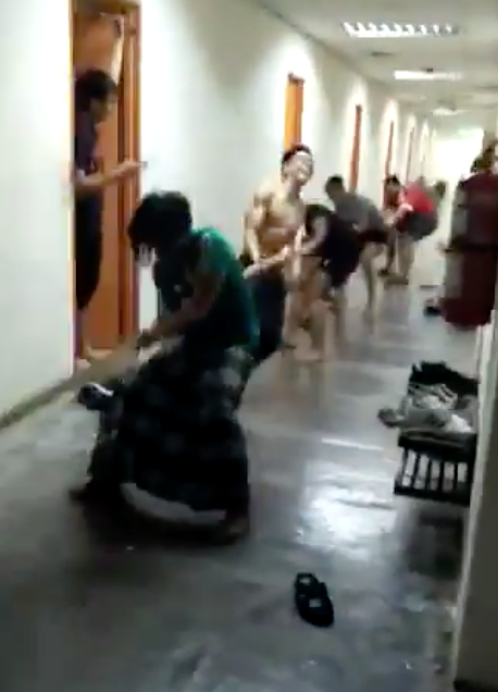 UTP Students Engage In Fun Dormitory Tug Of War To Handle Exam Stress - WORLD OF BUZZ 1