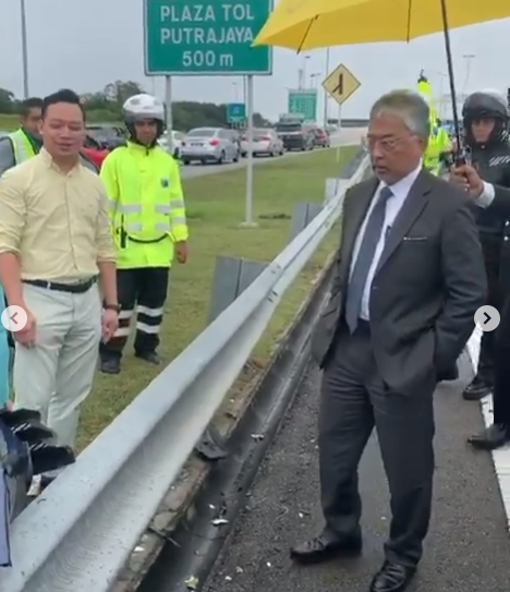 Ydp Agong Stops To Check On Accident Victims Twice On Highway, Touches Netizen's Hearts - World Of Buzz 3