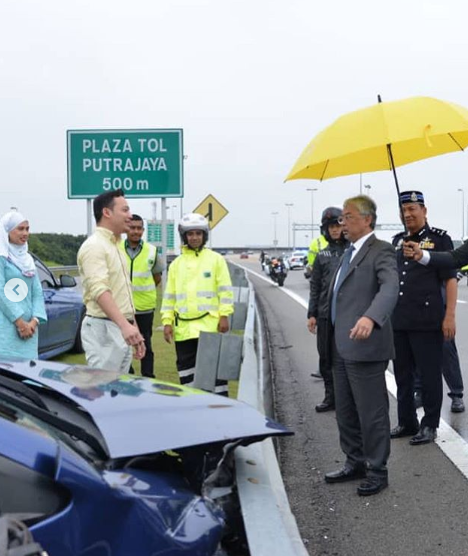 Ydp Agong Stops To Check On Accident Victims Twice On Highway, Touches Netizen's Hearts - World Of Buzz 2