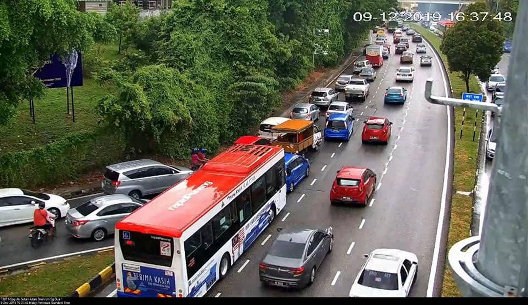 2 Penang Nasi Kandar Employees Make Fake Police Reports, Leading To City-Wide Traffic Jam - World Of Buzz 2