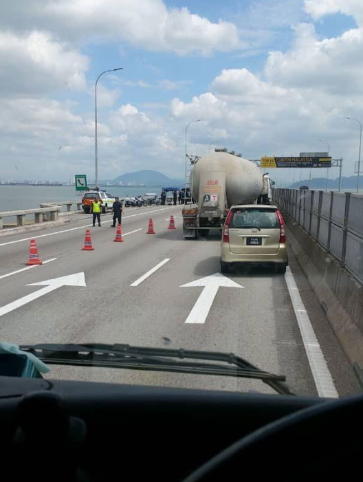 2 Penang Nasi Kandar Employees Make Fake Police Reports, Leading To City-Wide Traffic Jam - World Of Buzz 5