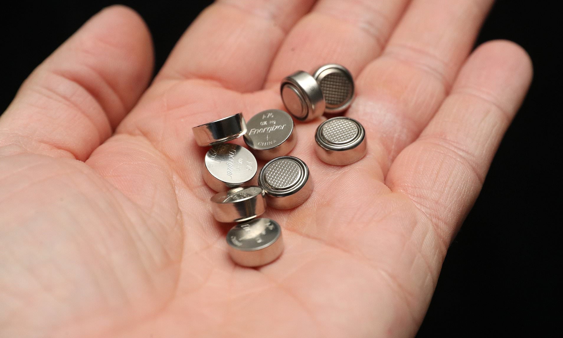 2yo Swallows 20 Button Batteries As She Thought They Were Candy, Almost Dies - WORLD OF BUZZ 1