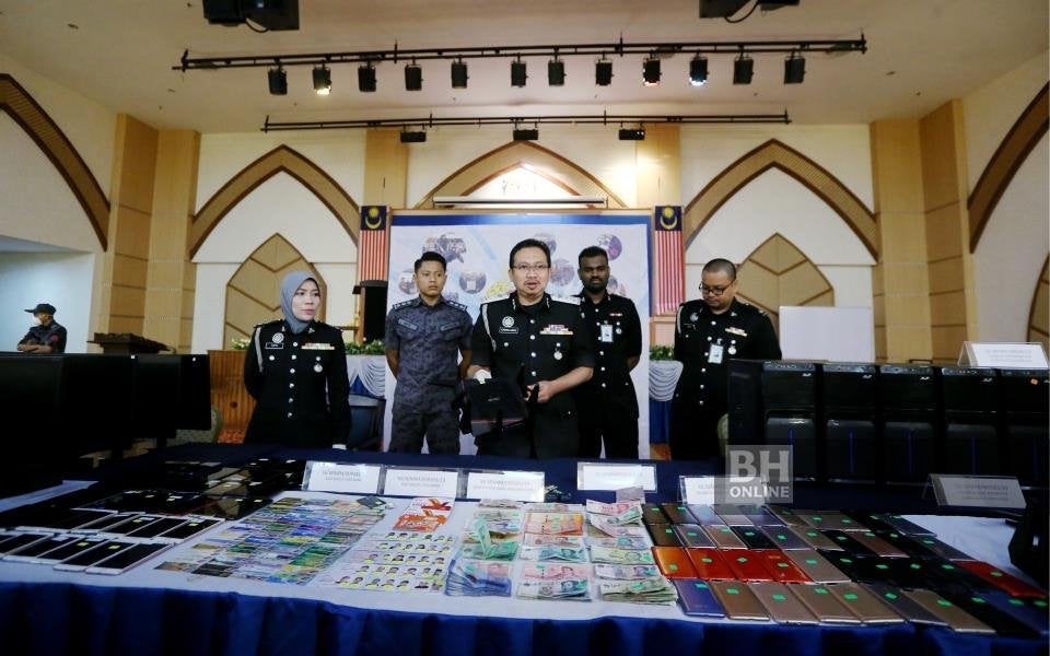 40 Scammers From Cyberjaya Raid Arrested In Ipoh, Running Prostitution Business Also - World Of Buzz
