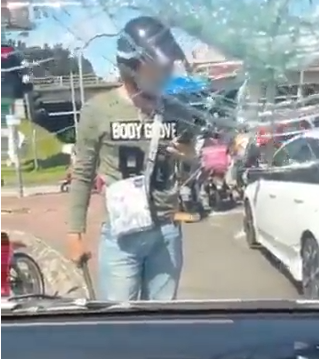 Angry Biker Smashes The Window Of A Van In A Road Rage Incident At Greenwood, Gombak - World Of Buzz