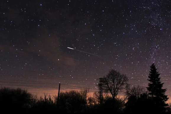 M'sians Will Be Able To Experience Quadrantids Meteor Shower On 4th-5th January! - WORLD OF BUZZ 1