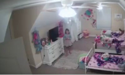 Pedophile Hacker Hacked 8Yo Girl’s Room Cctv, Told Her That He Is Santa Claus - World Of Buzz 2