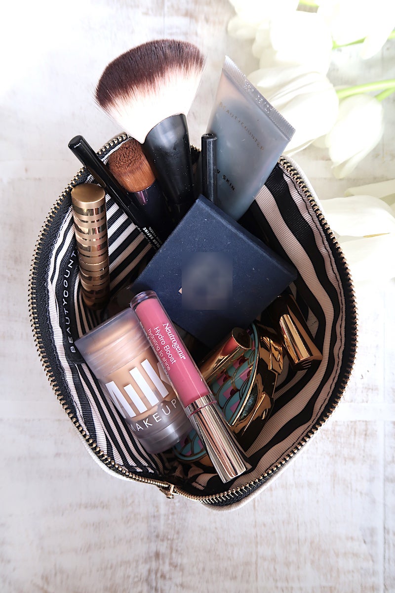 Study: 90% of the Cosmetics in Your Makeup Bag Could Be Contaminated with Deadly Superbugs - WORLD OF BUZZ 2