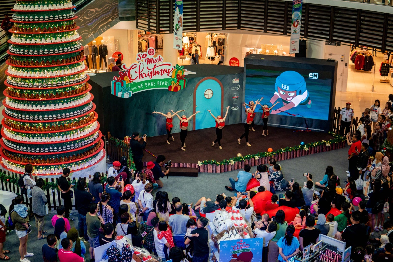 [TEST] A 'We Bare Bears' Themed Christmas in Malaysia That's Breaking a Nationwide Record?! Here's What We Know! - WORLD OF BUZZ 5