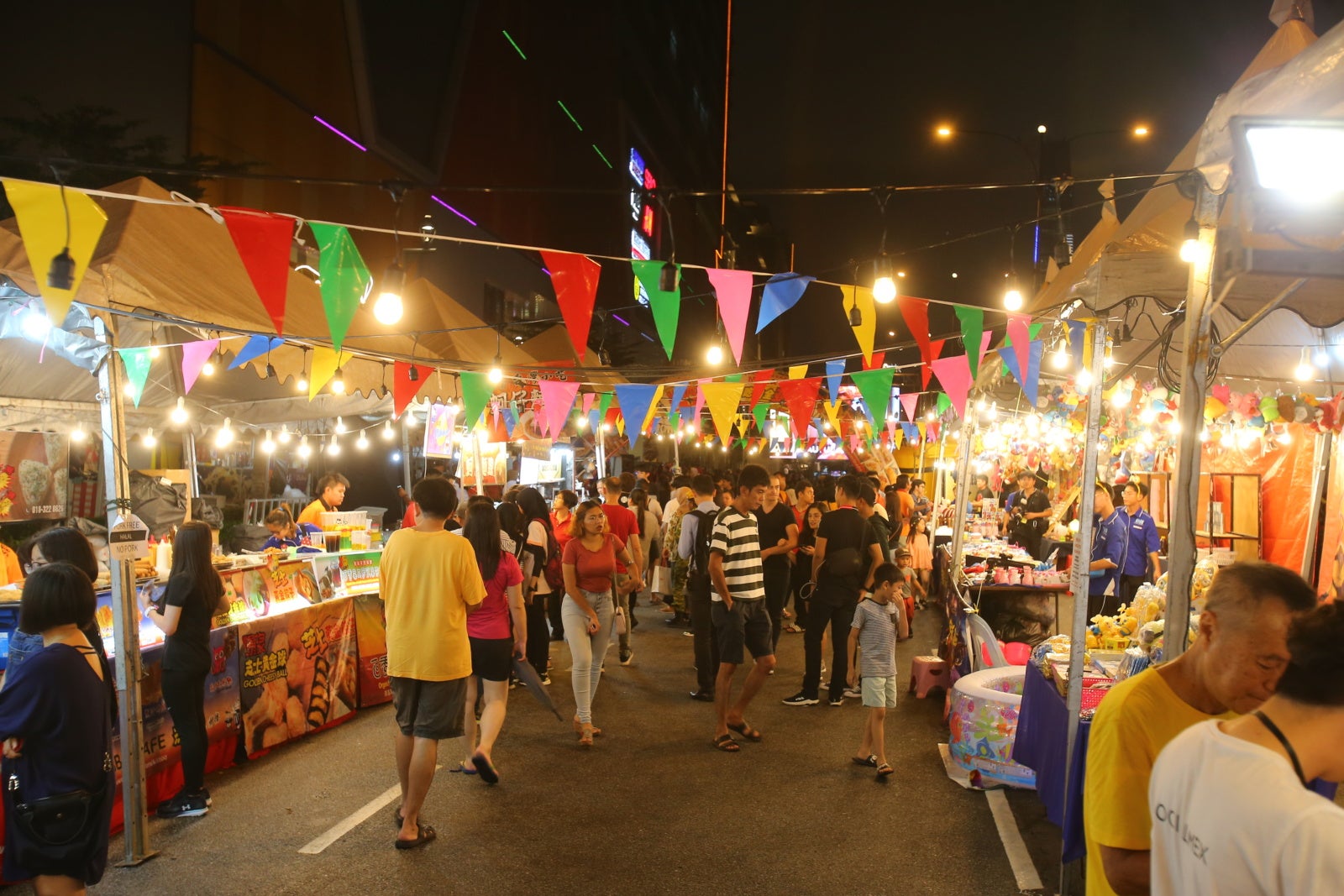 [Test] Celebrity Concerts, Over 70 Delicious Street Foods & More! You NEED to Check Out This Mall on NYE - WORLD OF BUZZ 2