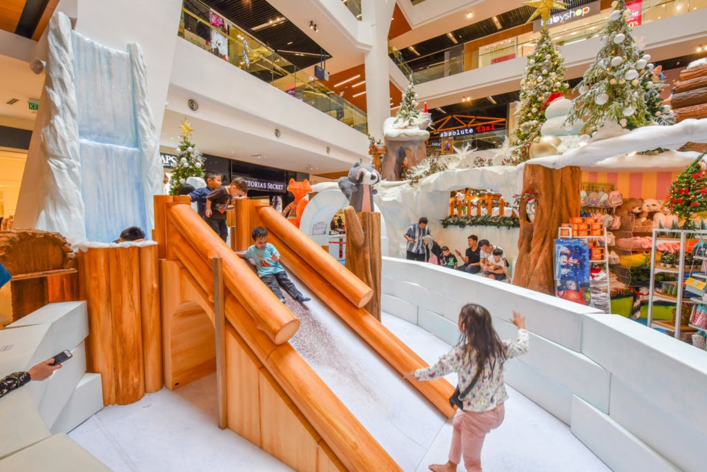 [TEST] Winter is Coming To This KL Mall with Snow, a Christmas Parade & 3000 Toblerone Chocolates to Giveaway! - WORLD OF BUZZ 1
