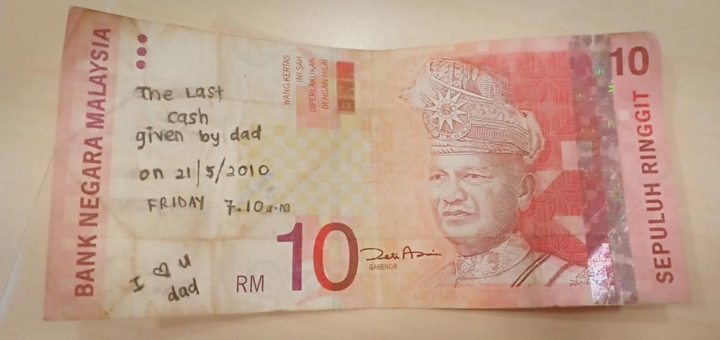 “The Last Cash Given By Dad”, Lady Looking For Owner Of Cash With Heart Breaking Reminder - World Of Buzz 1