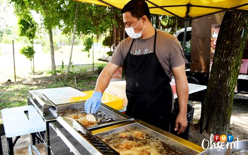 Vendor Earned Rm15,000 A Month Just From Selling Rm1 Fried Chicken By The Streets Of Keramat - World Of Buzz