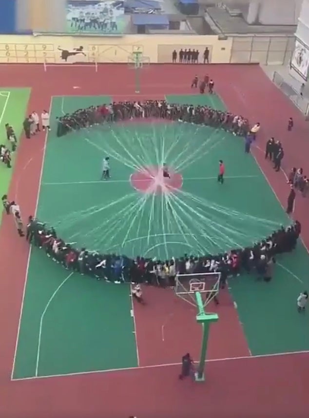 Watch: When The Whole School Decides To Join The Jump Rope Game - WORLD OF BUZZ 2