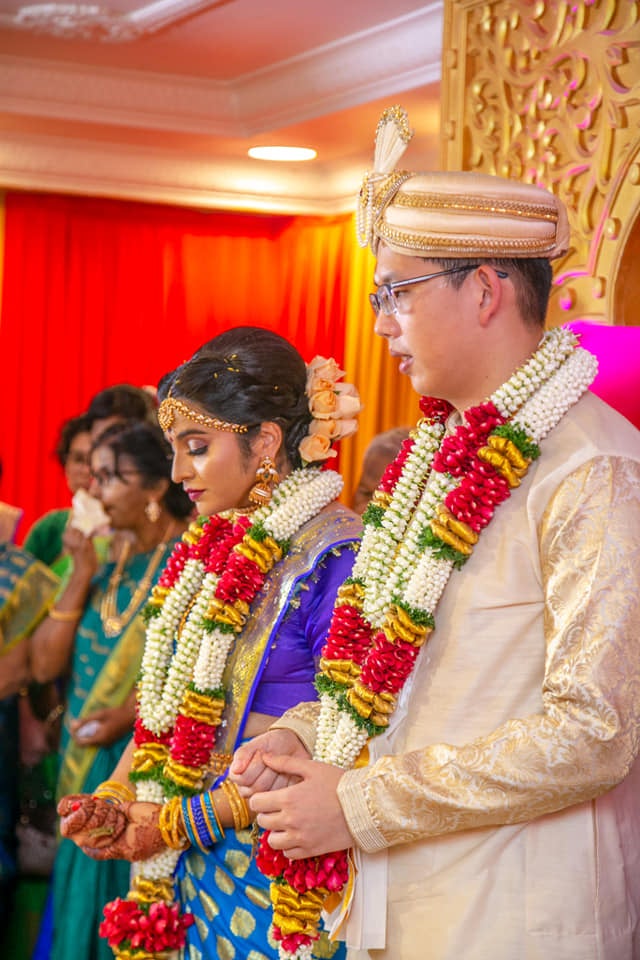 27yo M'sian Girl Shares Beautiful Photos of Her Wedding With Chinese & Indian Customs - WORLD OF BUZZ