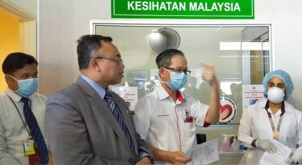 8 Travelling Companions of Man Who Tested Positive for Wuhan Virus in S'pore Quarantined in Johor - WORLD OF BUZZ