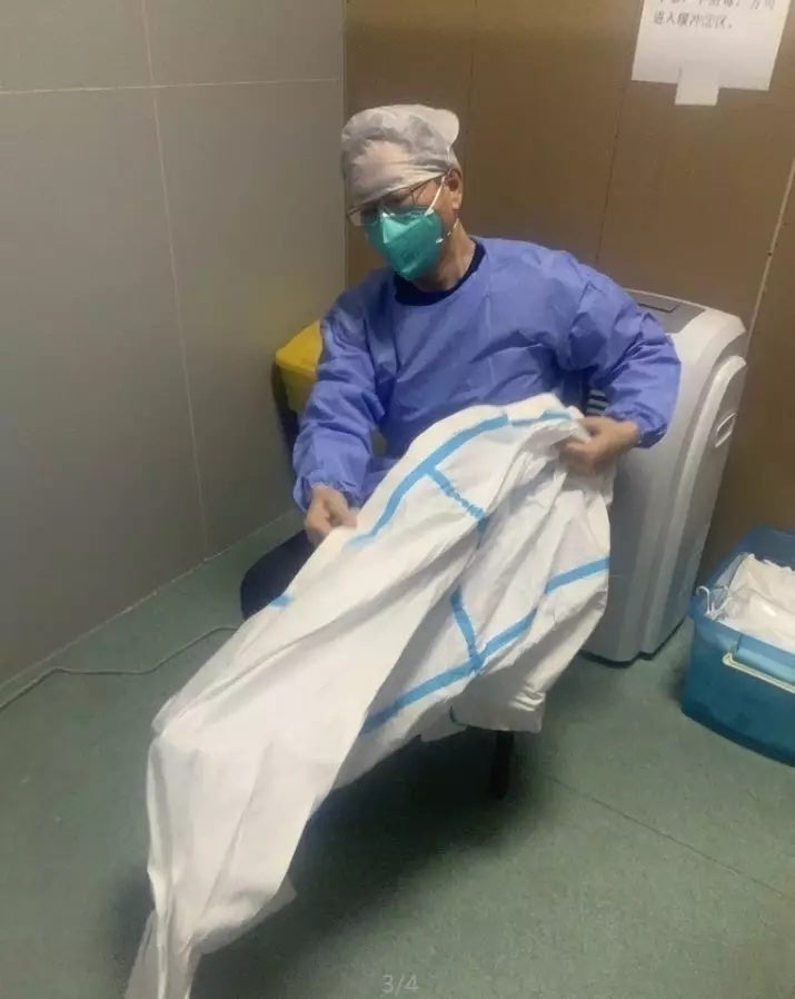 Hospital Staff Forced To Wear Diapers, Too Busy Treating Wuhan Patients To Use The Toilet - WORLD OF BUZZ