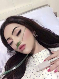 Influencer Girl in Hospital Wears Heavy Makeup After BF Says He'll Come Visit - WORLD OF BUZZ