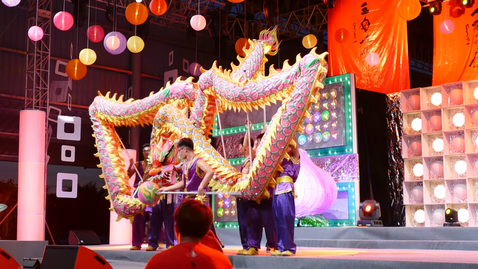 jenjarom lights lit weih CNY Lantern & Floral Festival - WORLD OF BUZZ 14