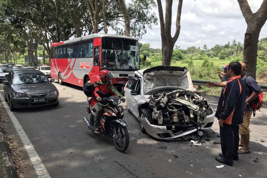 Pdrm: 4,971 Road Accidents &Amp; 42 Deaths In First 3 Days Of Op Selamat 16 - World Of Buzz 1