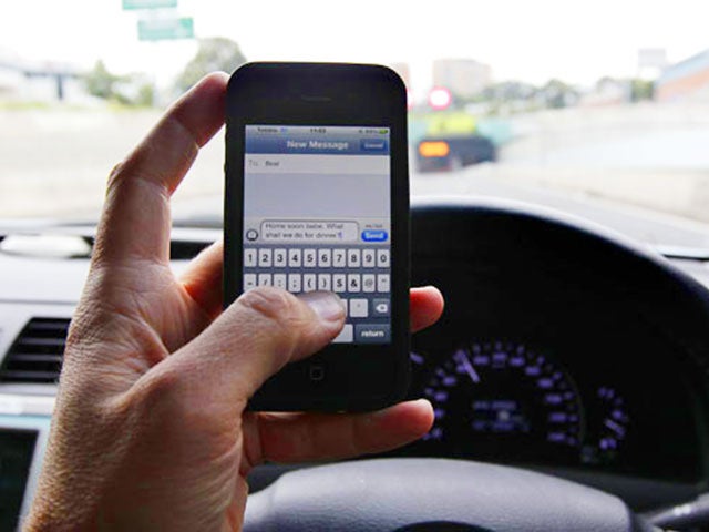 Pdrm To Start Charging Saman On Drivers Caught Playing With Their Phones On The Road - World Of Buzz
