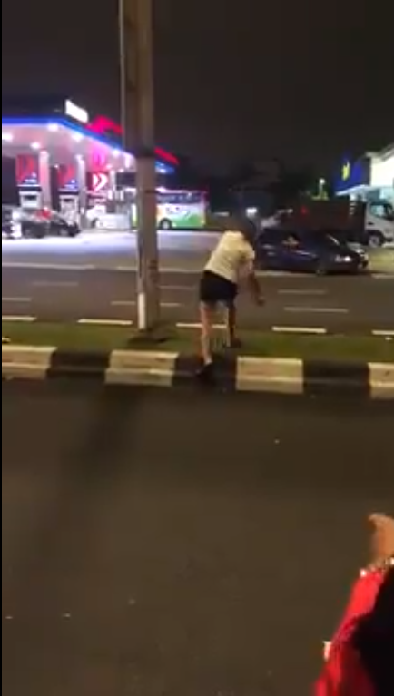 Watch: Drunk Driving M'sian Woman Collides With Car, Still Threatens Passengers Saying, &Quot;My Boss Will Come! - World Of Buzz 5